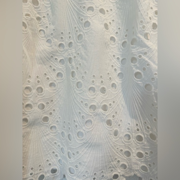 Gigi White Eyelet Top, size medium - Picture 5 of 7
